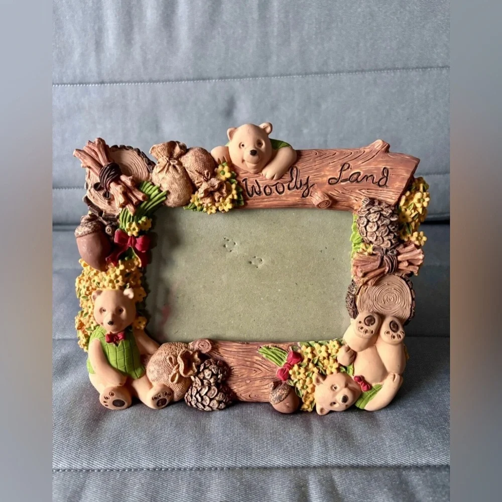 3D Woody Land Bear-Themed Decorative Photo Frame - Brown